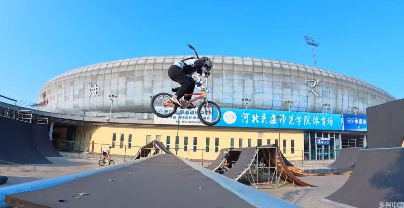 赛道设计兼 赛道设计兼