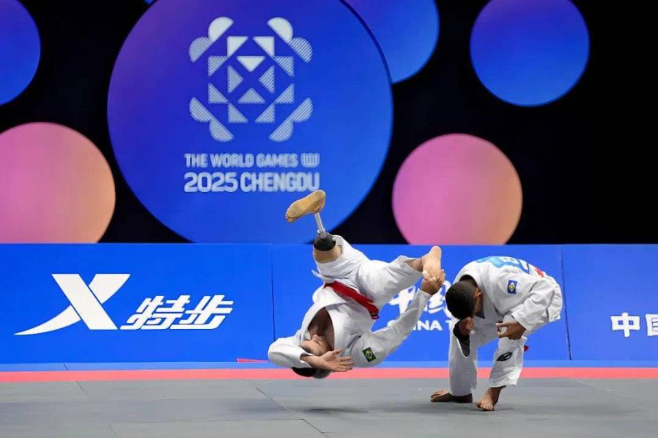 中国选手在, 力与无间的, 技艺和默契 中国选手在, 力与无间的, 技艺和默契