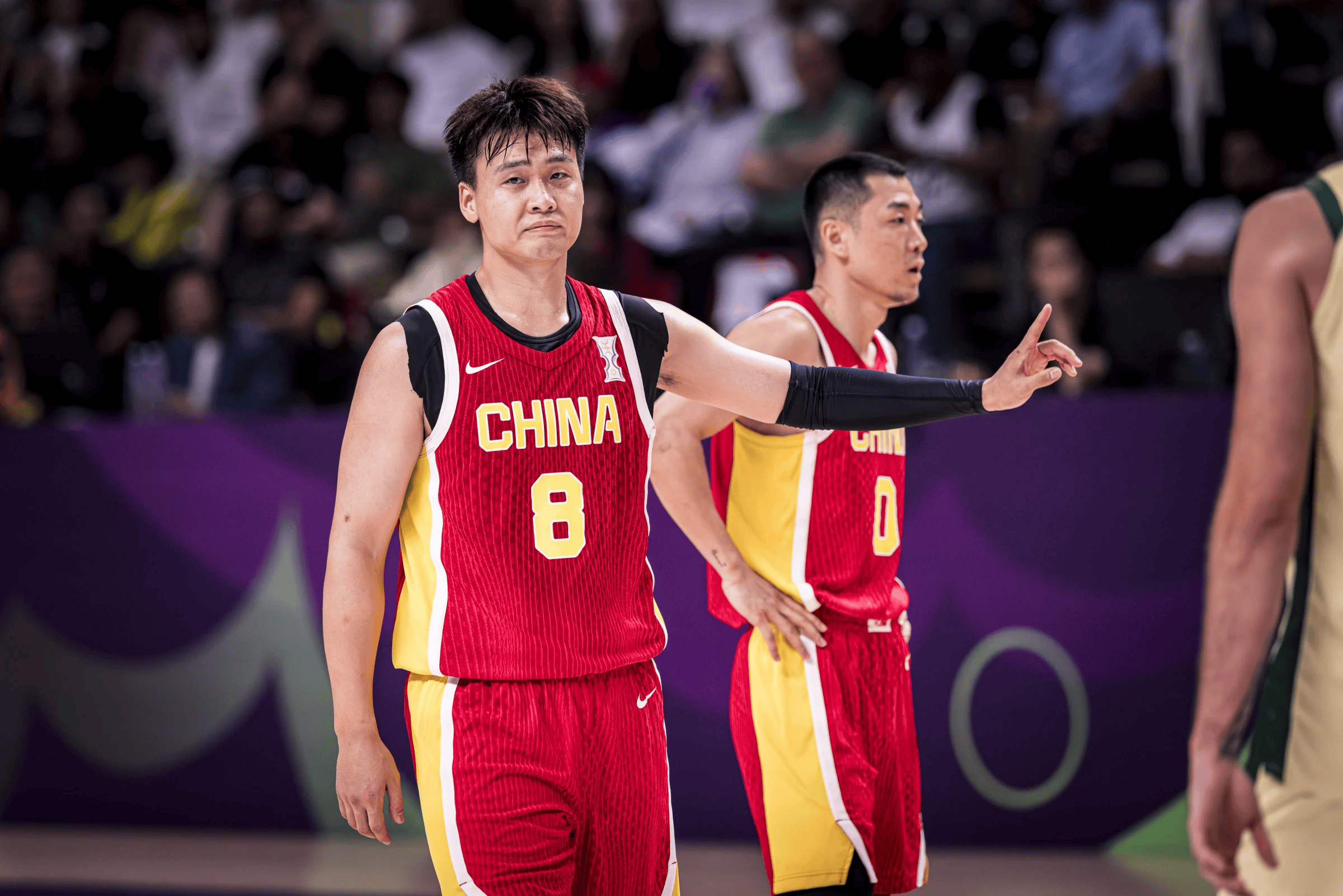 cm的距离, 一支队伍 cm的距离, 一支队伍