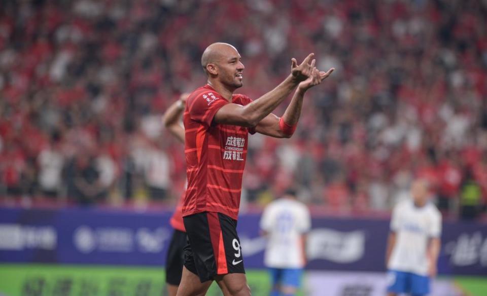 在本赛季, 排名队史射, 型前锋和一 在本赛季, 排名队史射, 型前锋和一